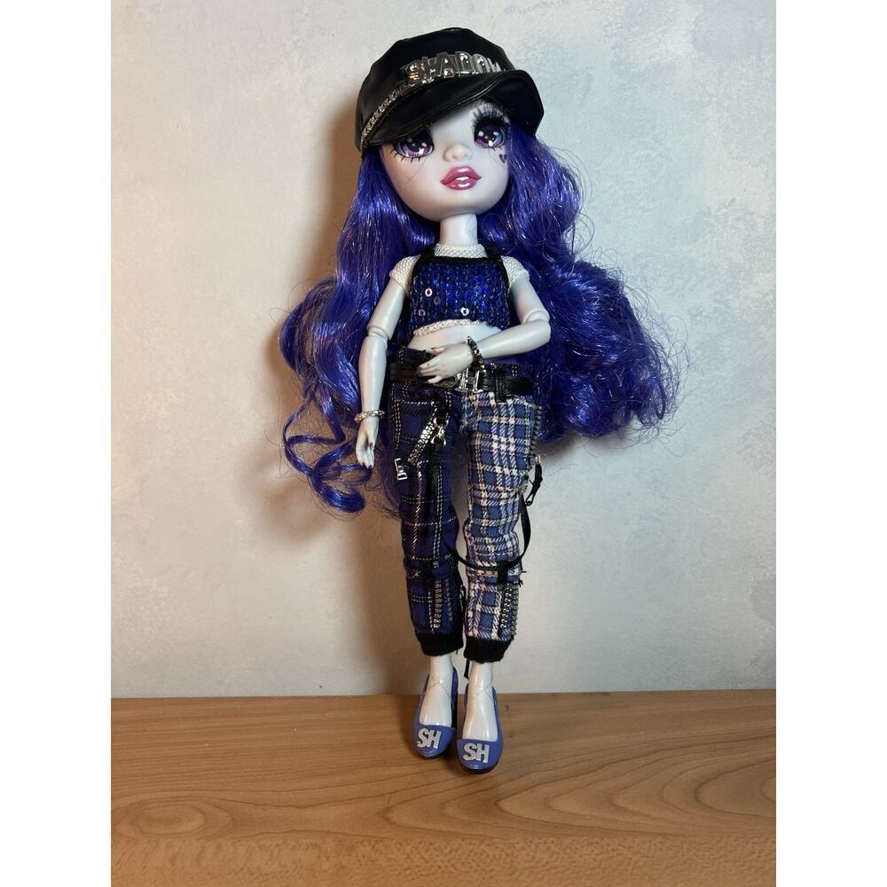 Rainbow High Rainbow Vision Shadow Neon Uma Vanhoose Doll